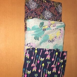 3 pairs of leggings. including floral and patterns